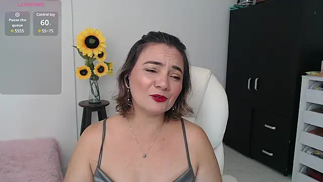 Snapshot of Ghada_milf chatting on 12/14/24, 11:01 Ghada milf online show from 12/14/24, 11:01