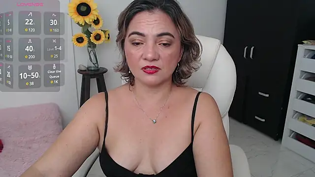 Snapshot of Ghada_milf chatting on 12/15/24, 10:15 Ghada milf online show from 12/15/24, 10:15