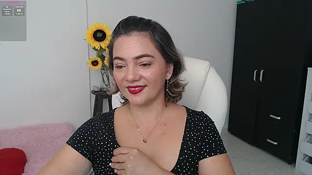 Snapshot of Ghada_milf chatting on 12/18/24, 01:23 Ghada milf online show from 12/18/24, 01:23