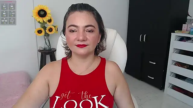 Snapshot of Ghada_milf chatting on 12/19/24, 01:07 Ghada milf online show from 12/19/24, 01:07