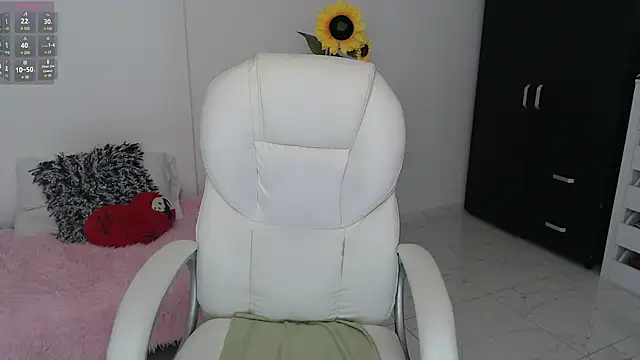 Snapshot of Ghada_milf chatting on 12/24/24, 02:10 Ghada milf online show from 12/24/24, 02:10