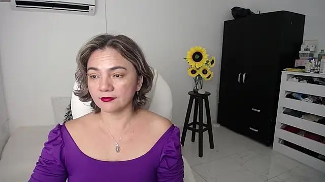 Snapshot of Ghada_milf chatting on 03/07/25, 05:38 Ghada milf online show from 03/07/25, 05:38