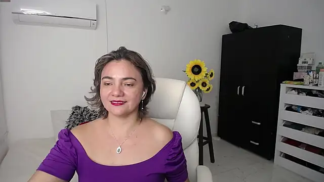 Snapshot of Ghada_milf chatting on 03/07/25, 08:44 Ghada milf online show from 03/07/25, 08:44