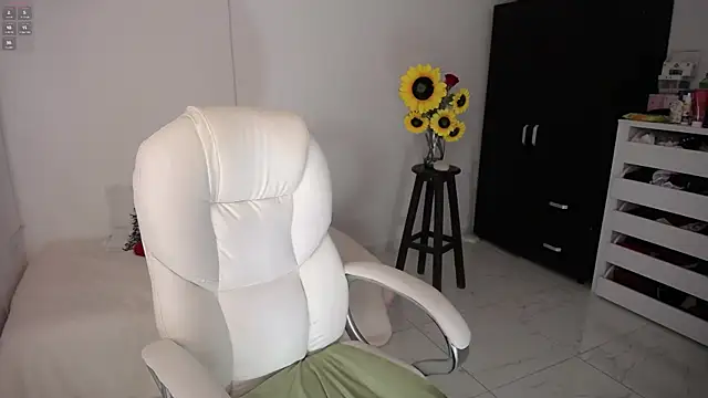 Snapshot of Ghada_milf chatting on 03/09/25, 12:31 Ghada milf online show from 03/09/25, 12:31