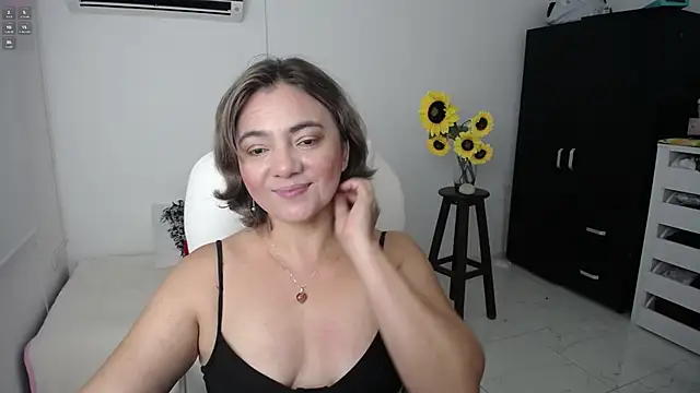 Snapshot of Ghada_milf chatting on 03/14/25, 11:34 Ghada milf online show from 03/14/25, 11:34