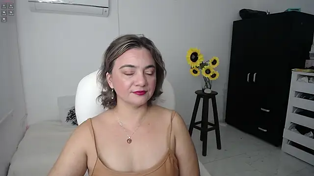 Snapshot of Ghada_milf chatting on 03/17/25, 01:29 Ghada milf online show from 03/17/25, 01:29