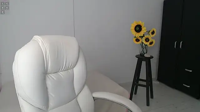Snapshot of Ghada_milf chatting on 03/19/25, 11:47 Ghada milf online show from 03/19/25, 11:47