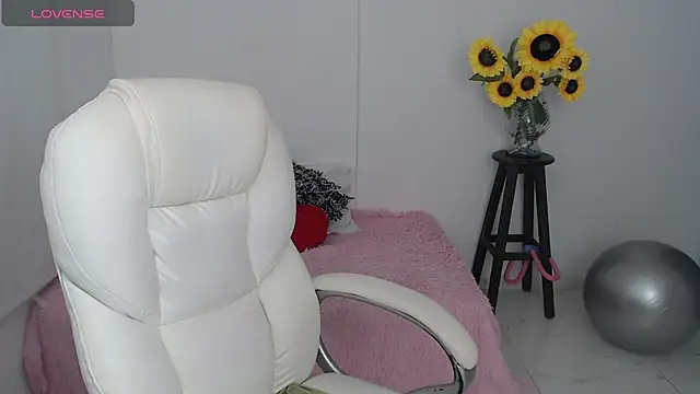 Snapshot of Ghada_milf chatting on 10/06/25, 10:51 Ghada milf online show from 10/06/25, 10:51