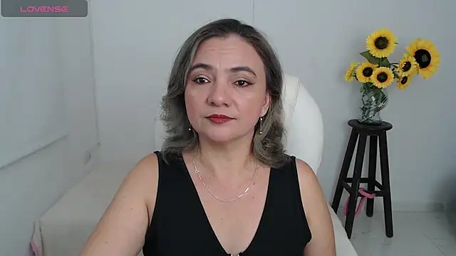 Snapshot of Ghada_milf chatting on 10/17/25, 11:40 Ghada milf online show from 10/17/25, 11:40