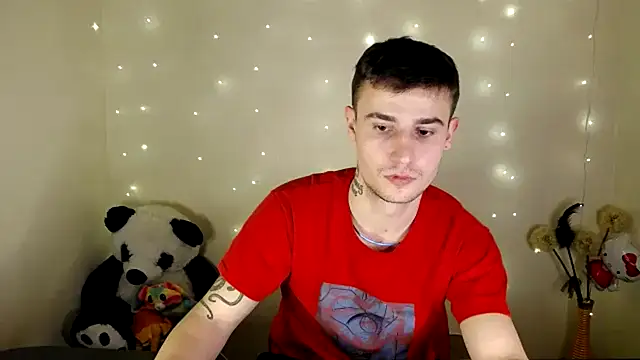Snapshot of Mike_severi2 chatting on 01/05/25, 01:04 Mike severi2 online show from 01/05/25, 01:04