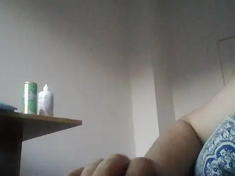 Snapshot of lickthehottie chatting on 07/20/26, 08:00 lickthehottie online show from 07/20/26, 08:00