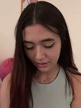 Snapshot of HallieLemon1 chatting on 02/14/25, 08:59 HallieLemon1 online show from 02/14/25, 08:59