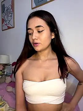 Snapshot of HallieLemon1 chatting on 10/12/25, 02:21 HallieLemon1 online show from 10/12/25, 02:21