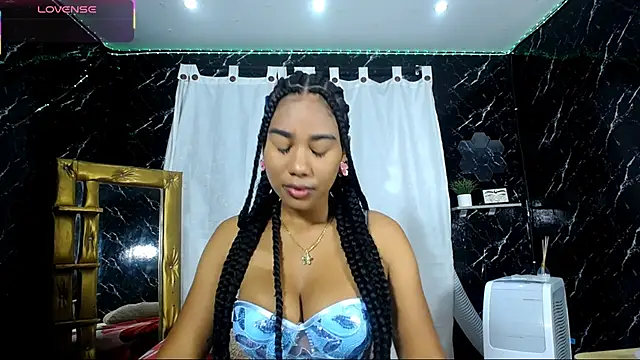 Hillary queen online show from 11/26/25, 12:17