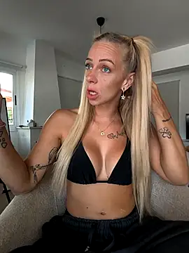 Snapshot of Lexa_xoxo chatting on 05/10/26, 07:13 Lexa xoxo online show from 05/10/26, 07:13