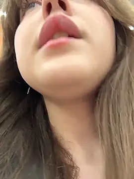 Peachy Dream online show from 10/13/25, 06:08