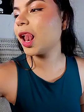 Cleo hills online show from 03/21/25, 01:12