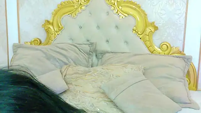 Snapshot of BellahColucci chatting on 06/01/26, 12:18 BellahColucci online show from 06/01/26, 12:18