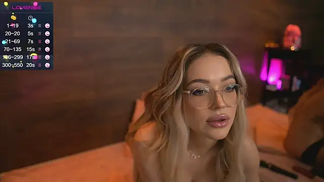 Snapshot of KylieJoyce chatting on 01/25/25, 01:32 KylieJoyce online show from 01/25/25, 01:32