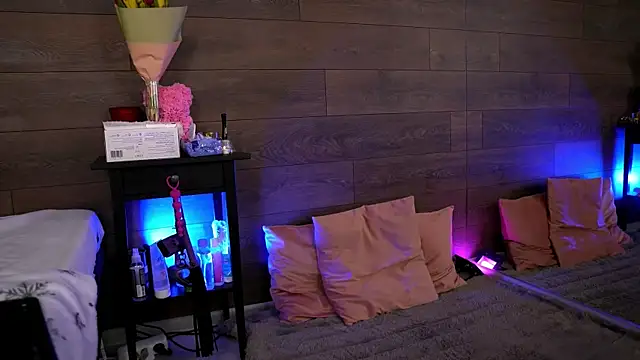 Snapshot of KylieJoyce chatting on 03/10/25, 10:24 KylieJoyce online show from 03/10/25, 10:24