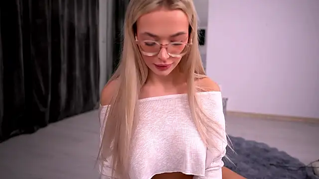 KylieJoyce online show from 01/18/26, 09:51