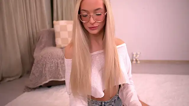 KylieJoyce online show from 02/07/26, 09:29