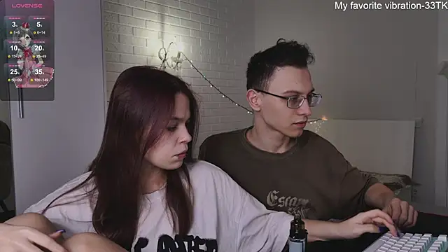 Snapshot of ValBae chatting on 12/27/24, 07:46 ValBae online show from 12/27/24, 07:46