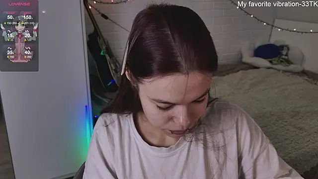 Snapshot of ValBae chatting on 12/28/24, 09:09 ValBae online show from 12/28/24, 09:09