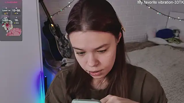 Snapshot of ValBae chatting on 12/30/24, 12:42 ValBae online show from 12/30/24, 12:42