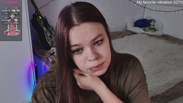 Snapshot of ValBae chatting on 12/30/24, 03:46 ValBae online show from 12/30/24, 03:46