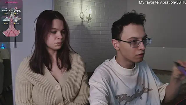 Snapshot of ValBae chatting on 01/11/25, 10:29 ValBae online show from 01/11/25, 10:29