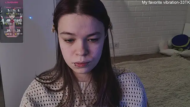 Snapshot of ValBae chatting on 01/12/25, 12:01 ValBae online show from 01/12/25, 12:01