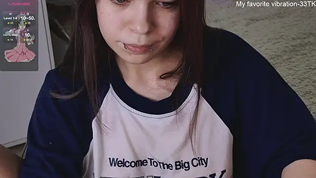 Snapshot of ValBae chatting on 01/13/25, 06:49 ValBae online show from 01/13/25, 06:49