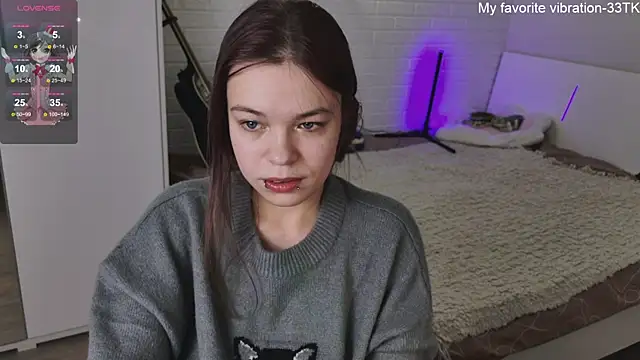 Snapshot of ValBae chatting on 01/21/25, 03:32 ValBae online show from 01/21/25, 03:32