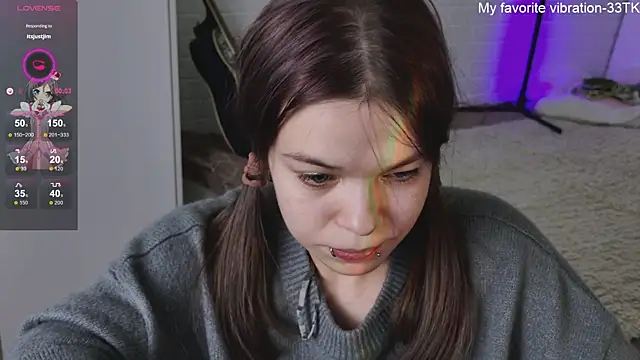 Snapshot of ValBae chatting on 01/21/25, 06:34 ValBae online show from 01/21/25, 06:34