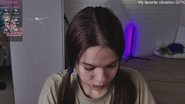 Snapshot of ValBae chatting on 01/29/25, 12:02 ValBae online show from 01/29/25, 12:02