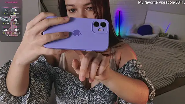 Snapshot of ValBae chatting on 01/31/25, 04:27 ValBae online show from 01/31/25, 04:27