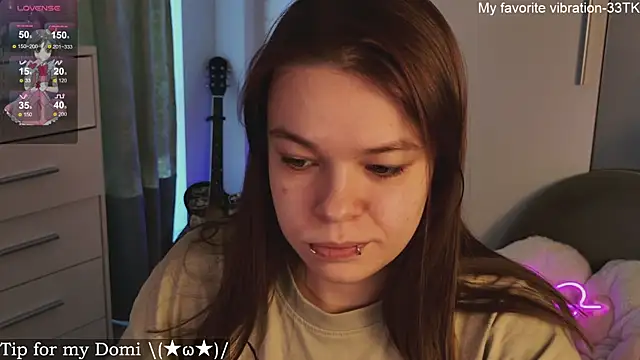 Snapshot of ValBae chatting on 02/19/25, 12:11 ValBae online show from 02/19/25, 12:11