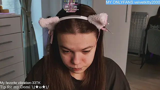 Snapshot of ValBae chatting on 02/26/25, 12:03 ValBae online show from 02/26/25, 12:03