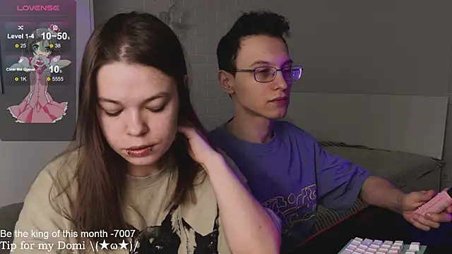 Snapshot of ValBae chatting on 03/11/25, 10:18 ValBae online show from 03/11/25, 10:18