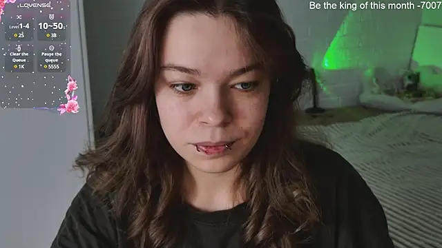 Snapshot of ValBae chatting on 03/22/25, 11:53 ValBae online show from 03/22/25, 11:53