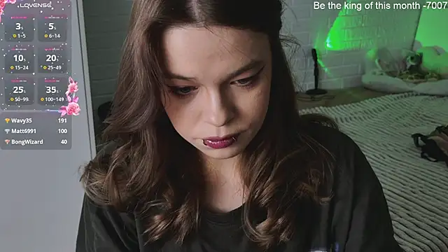 Snapshot of ValBae chatting on 03/22/25, 03:42 ValBae online show from 03/22/25, 03:42