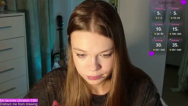 Snapshot of ValBae chatting on 09/27/25, 07:52 ValBae online show from 09/27/25, 07:52