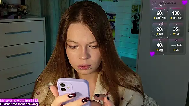 Snapshot of ValBae chatting on 09/29/25, 08:02 ValBae online show from 09/29/25, 08:02