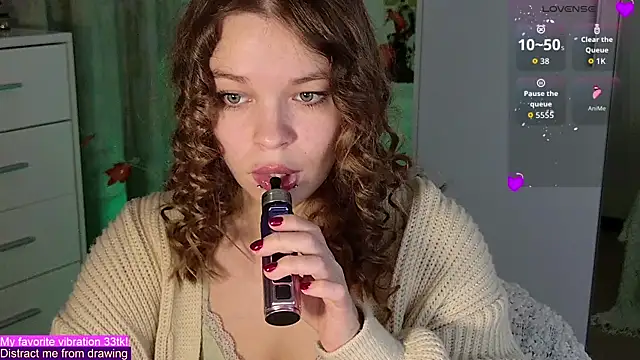 Snapshot of ValBae chatting on 10/15/25, 08:53 ValBae online show from 10/15/25, 08:53