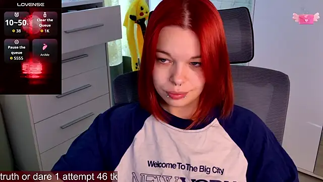 Snapshot of ValBae chatting on 07/14/26, 07:35 ValBae online show from 07/14/26, 07:35