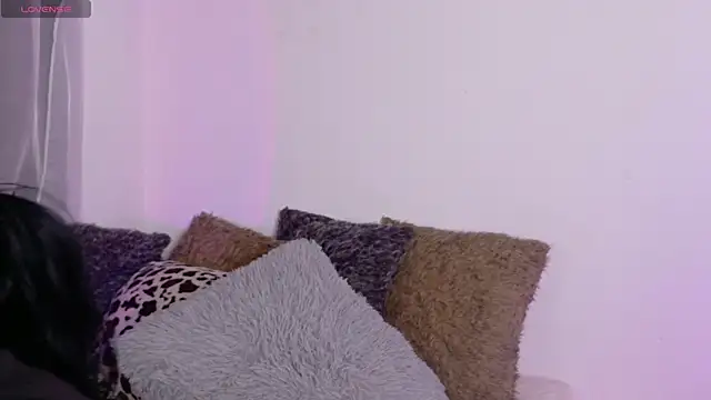 miluv19 online show from 04/15/26, 09:48