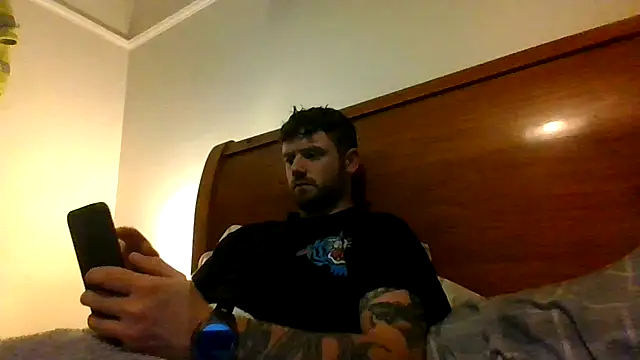 Snapshot of constantlyhorny69 chatting on 10/07/25, 03:42 constantlyhorny69 online show from 10/07/25, 03:42