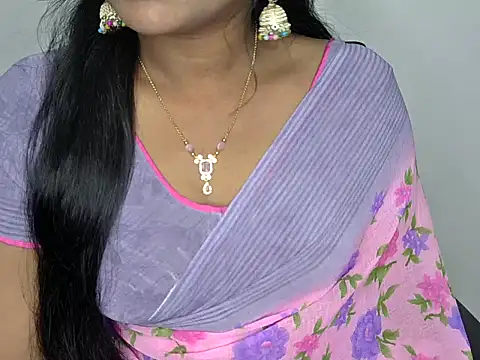 shila20 online show from 02/18/25, 05:42