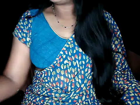 shila20 online show from 12/15/25, 04:33